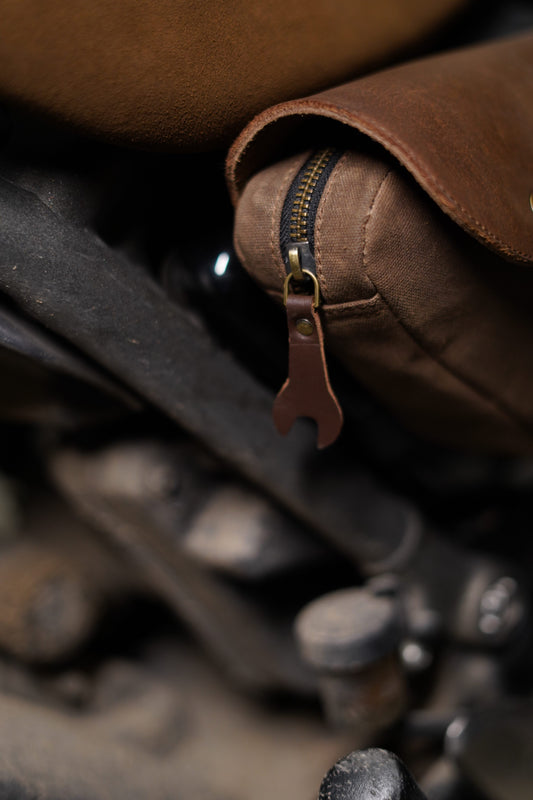 Triumph Scrambler 400x - Side Panel Bag Right side