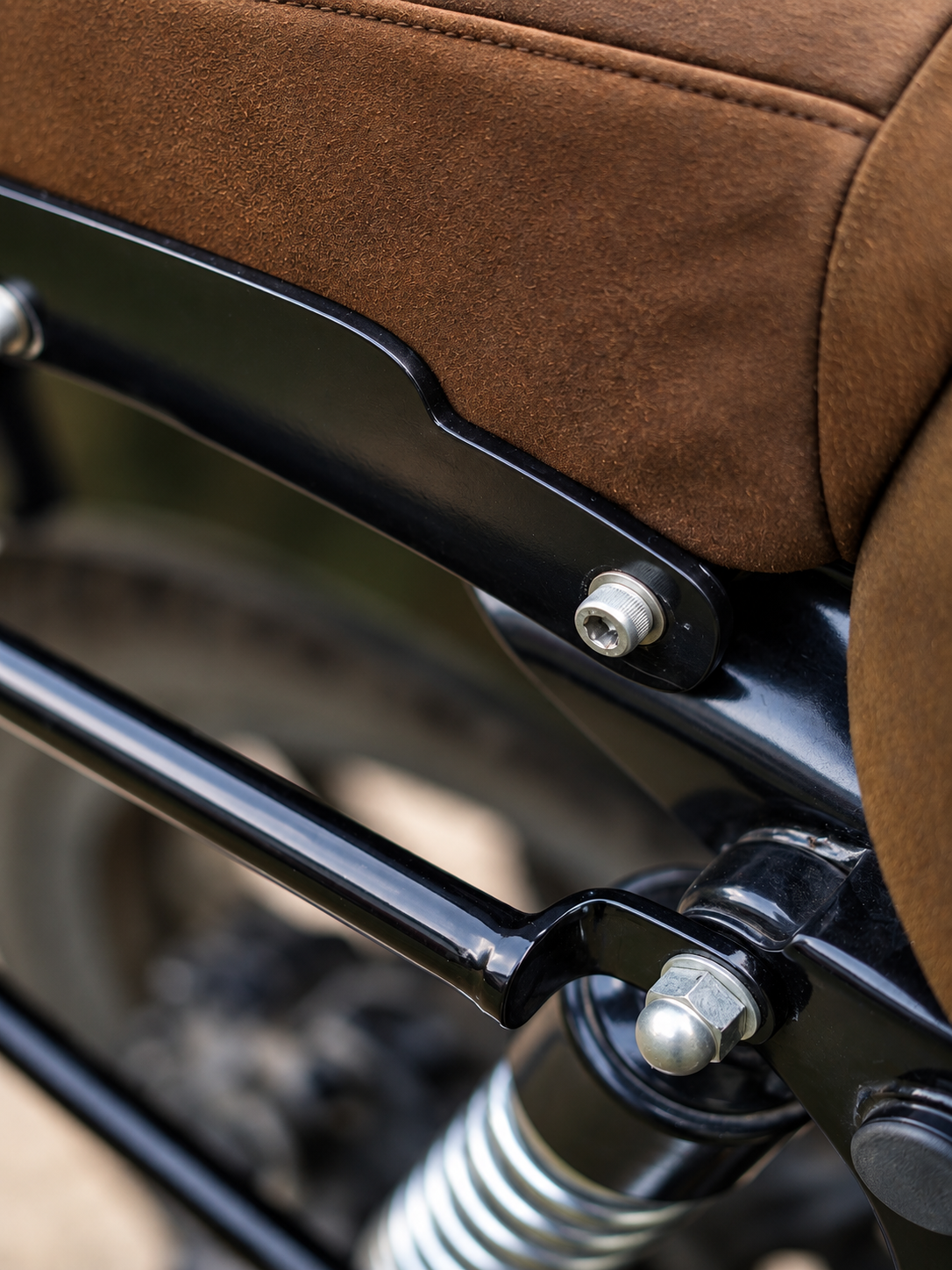 Saddle stays
