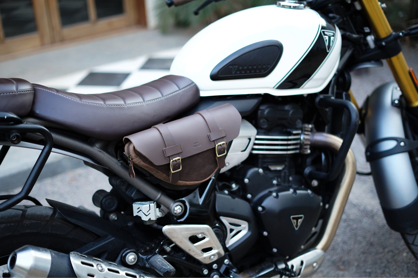 triumph 400 - side panel bags ( Pair )