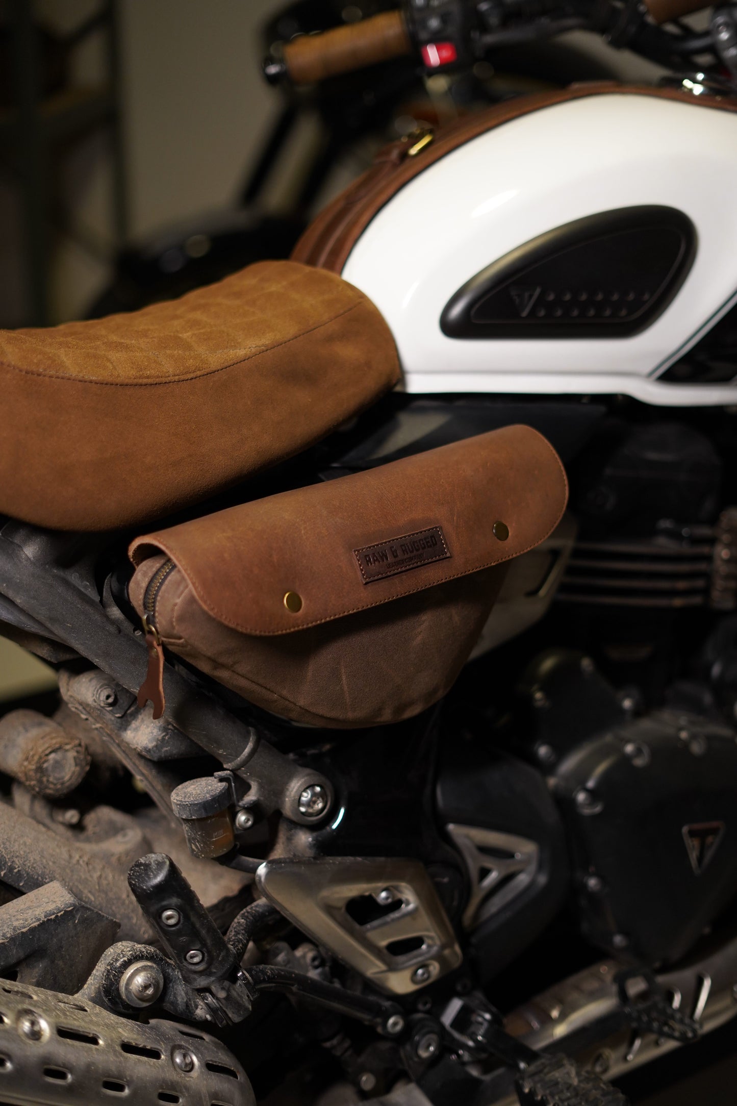 Triumph Scrambler 400x - Side Panel Bag Right side
