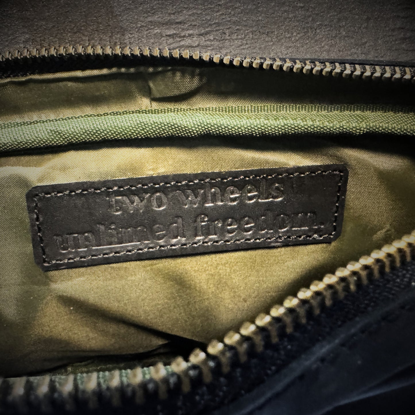 triumph 400 - side panel bags ( Pair )