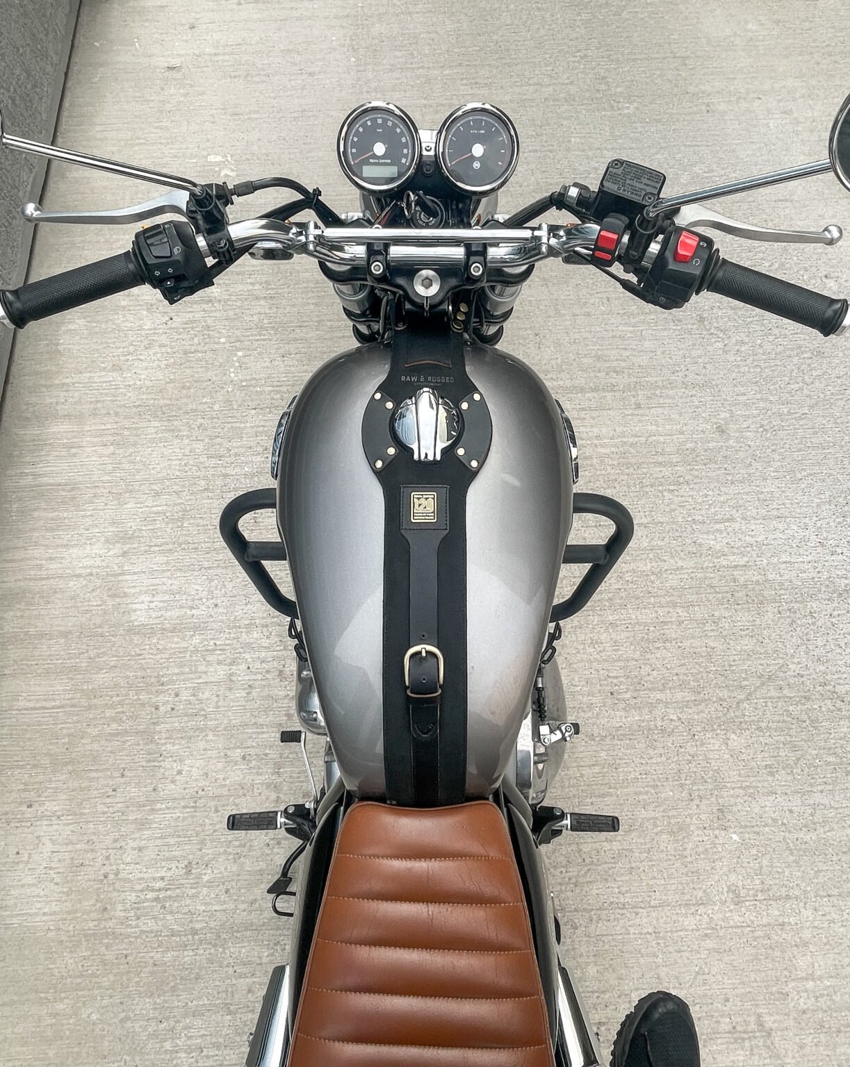 Royal Enfield Interceptor 650 – 120 years limited edition tank strap –  Black - Image 3