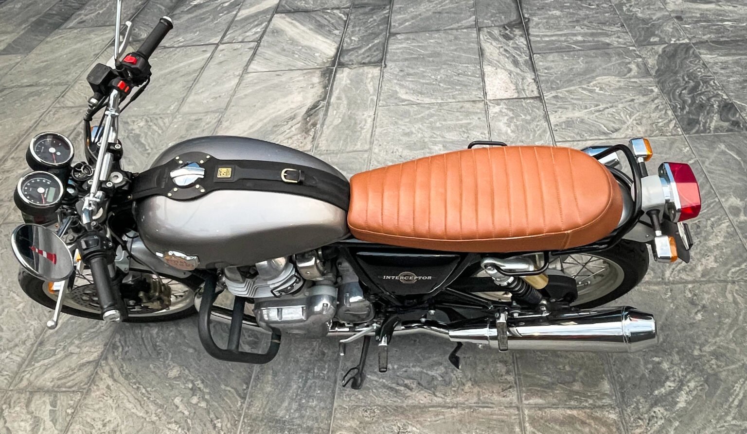 Royal Enfield Interceptor 650 – 120 years limited edition tank strap –  Black - Image 5